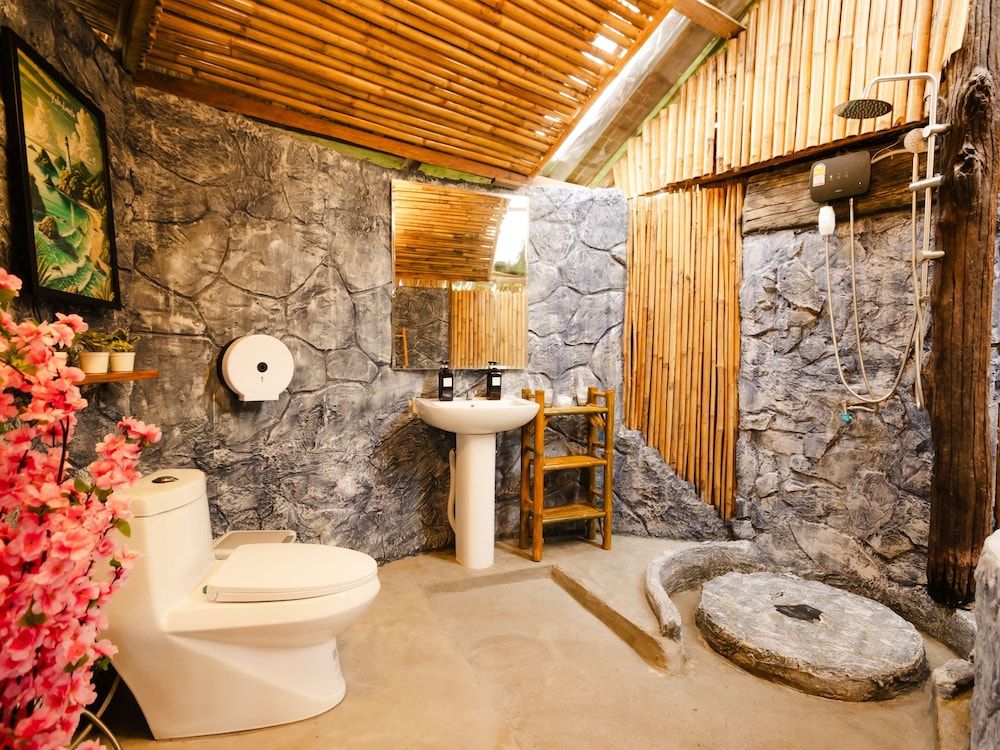 L1 Lanta Resort Deluxe Room, 1 King Bed, Balcony 63