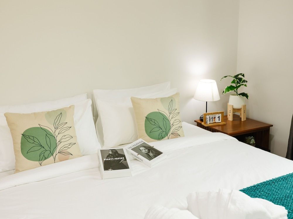 L1 Lanta Resort Luxury Room, 1 King Bed with Sofa bed, Balcony 4