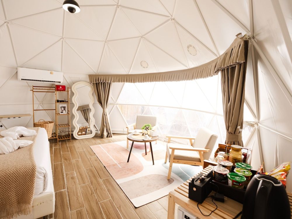 L1 Lanta Resort Deluxe Room, 1 King Bed, Balcony 39