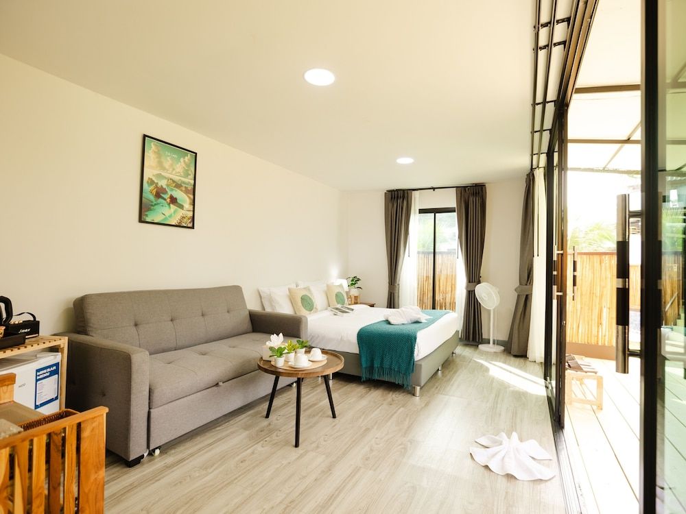 L1 Lanta Resort Luxury Room, 1 King Bed with Sofa bed, Balcony 11