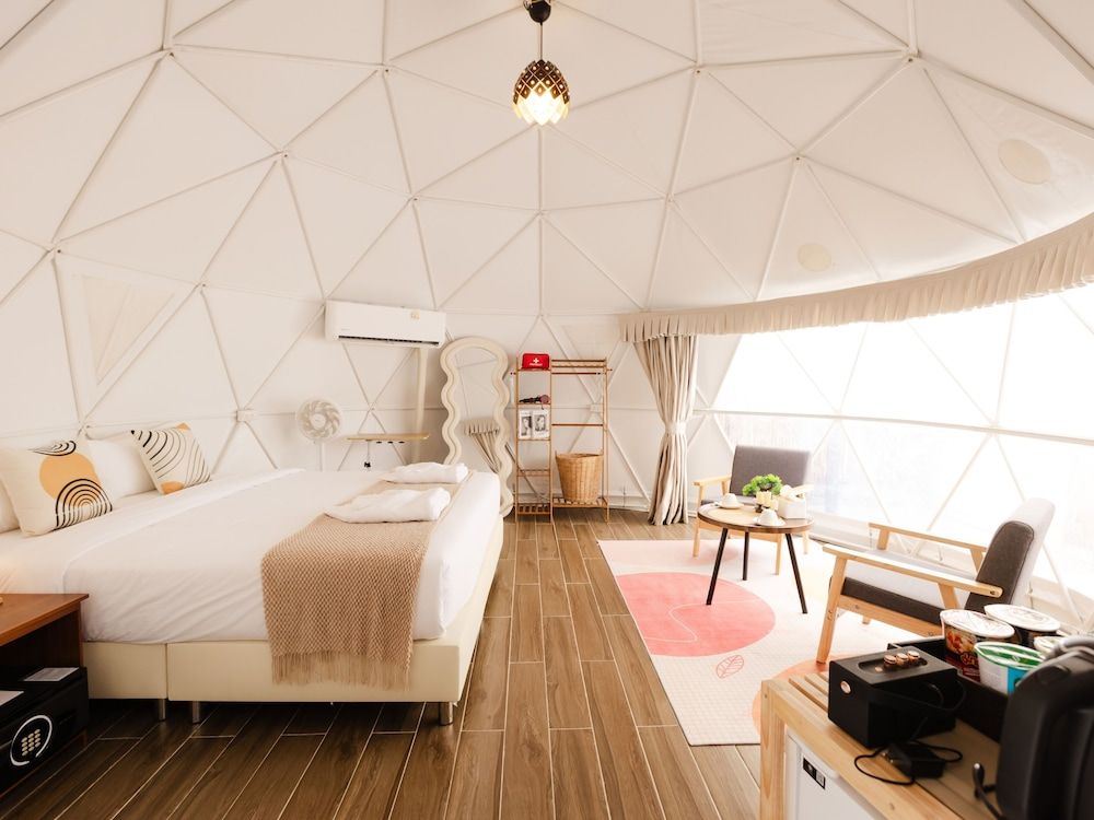 L1 Lanta Resort Deluxe Room, 1 King Bed, Balcony 32