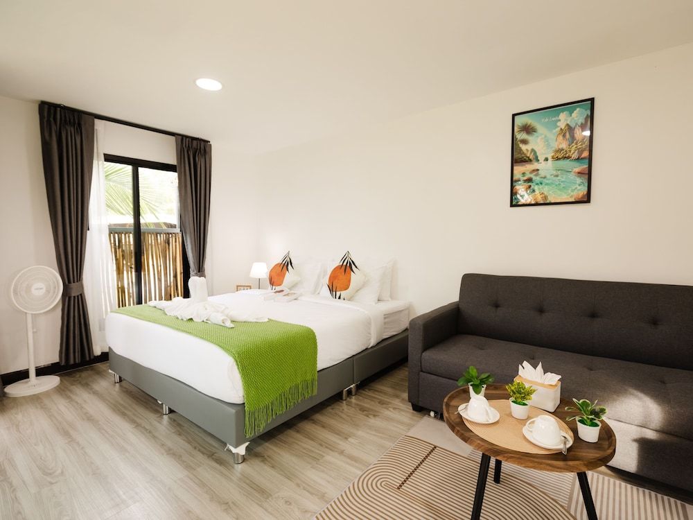 L1 Lanta Resort Luxury Room, 1 King Bed with Sofa bed, Balcony 32