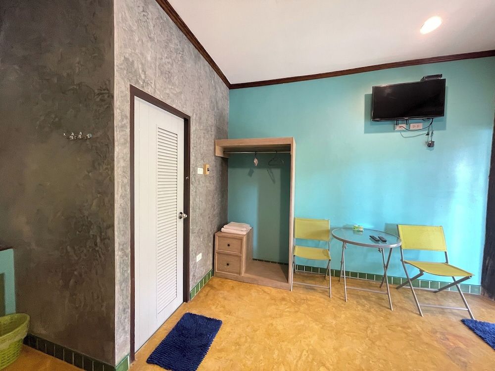 Saksaitarn Resort Superior Double Room 8