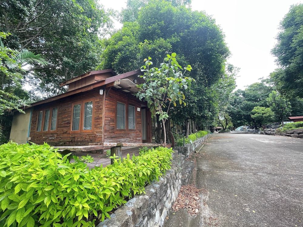Saksaitarn Resort Bungalow, Garden View 7