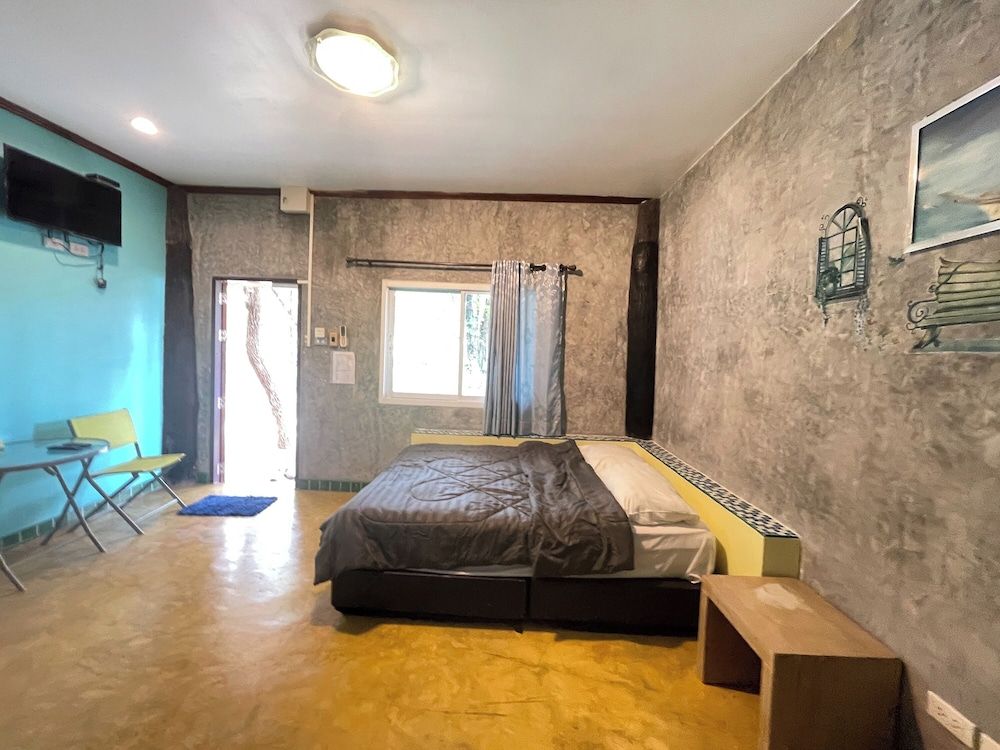 Saksaitarn Resort Superior Double Room 6