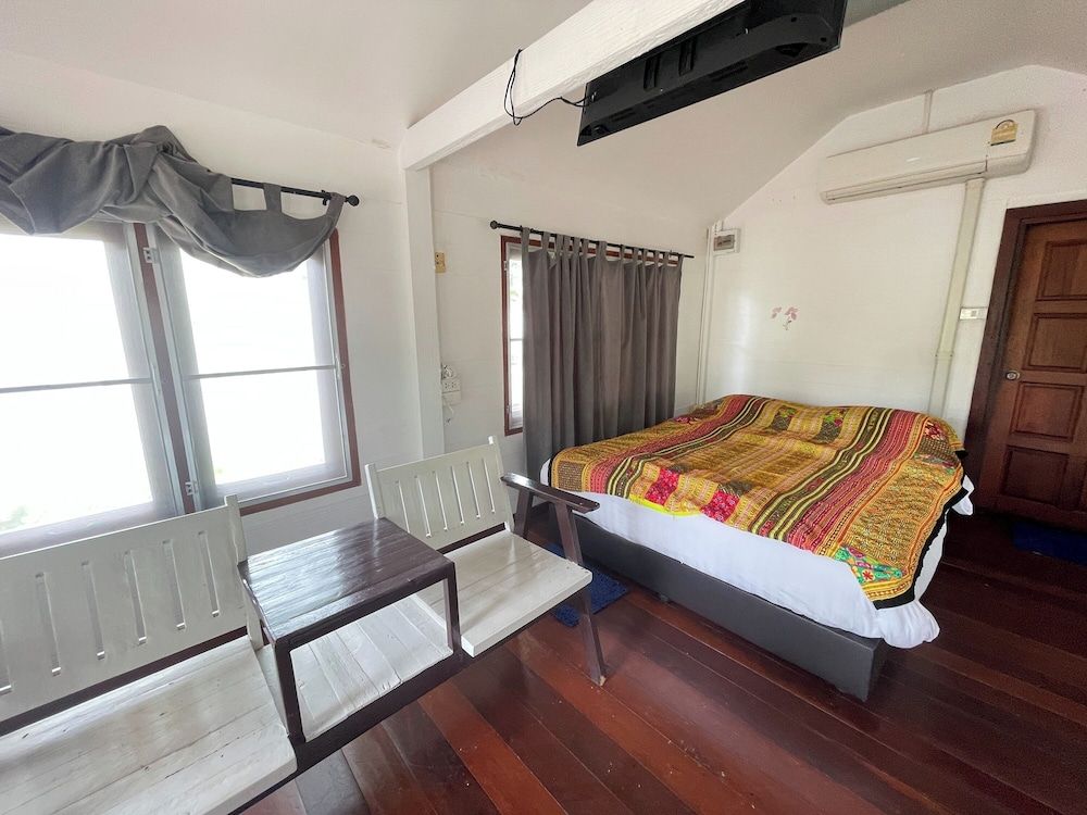 Saksaitarn Resort Bungalow, Garden View 12