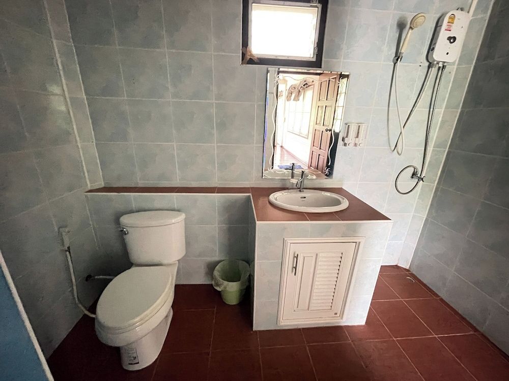 Saksaitarn Resort Bungalow, Garden View 11