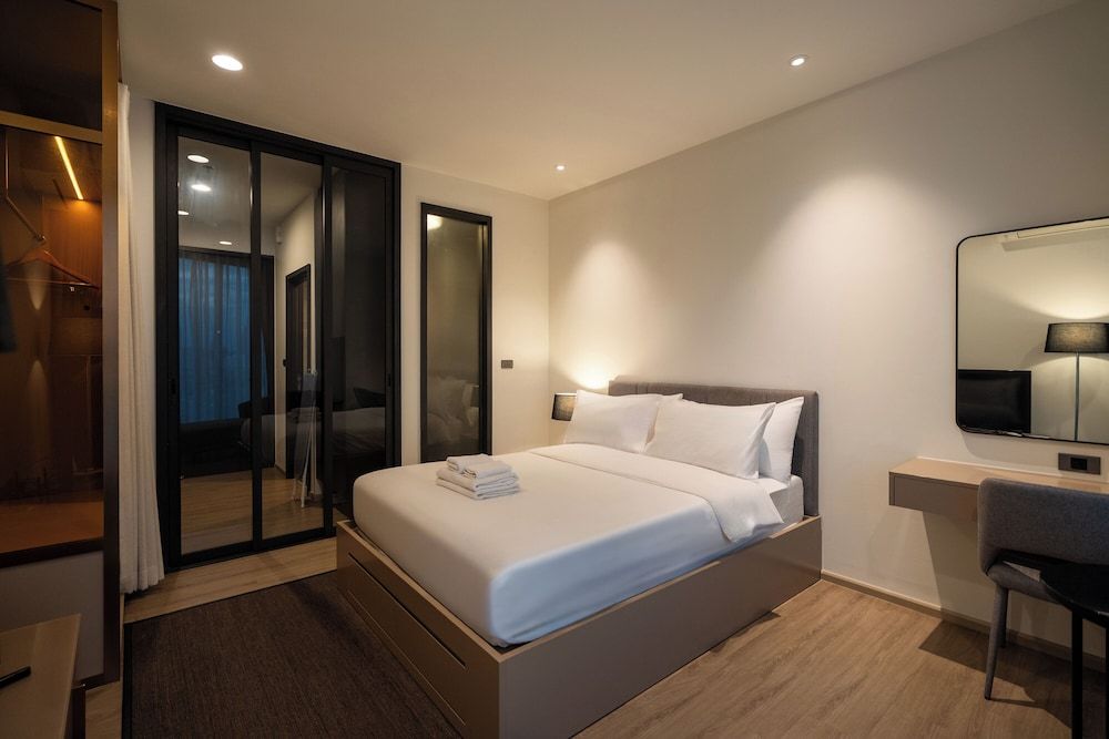 Edge Central Pattaya by Prop Hopper Deluxe King Room 5