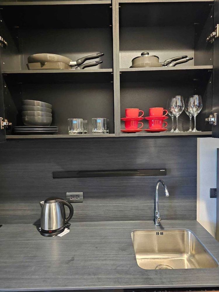 Edge Central Pattaya by Prop Hopper Deluxe King Room 13