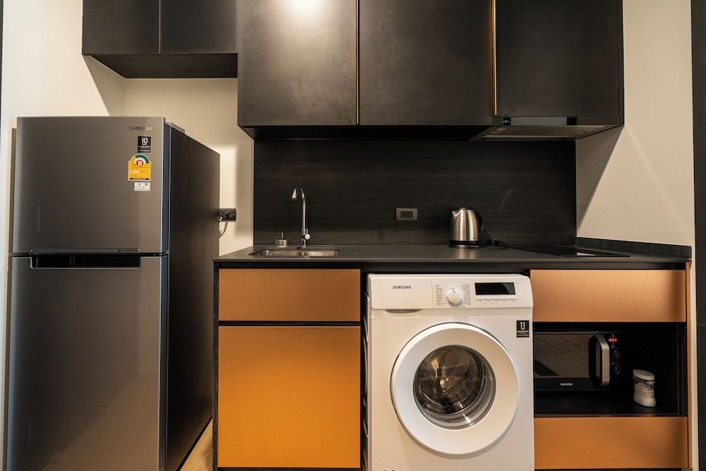 Edge Central Pattaya by Prop Hopper Premium Deluxe King Room 11