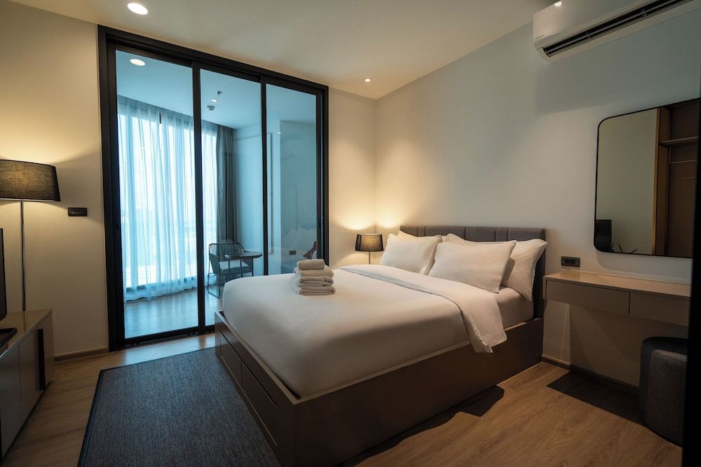 Edge Central Pattaya by Prop Hopper Premium Deluxe King Room 7