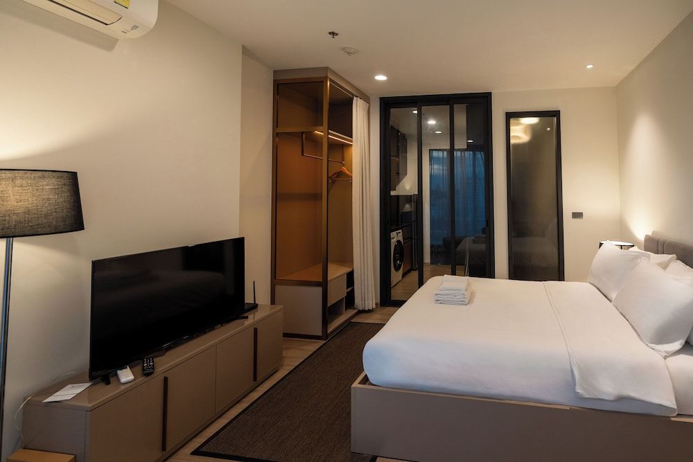 Edge Central Pattaya by Prop Hopper Deluxe King Room 10