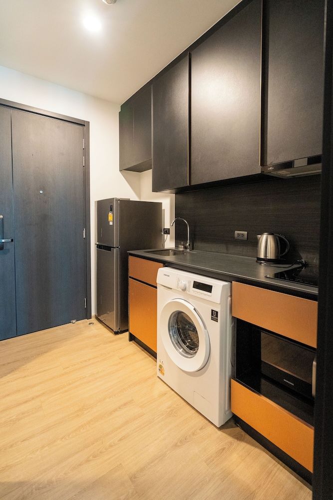 Edge Central Pattaya by Prop Hopper Premium Deluxe King Room 10