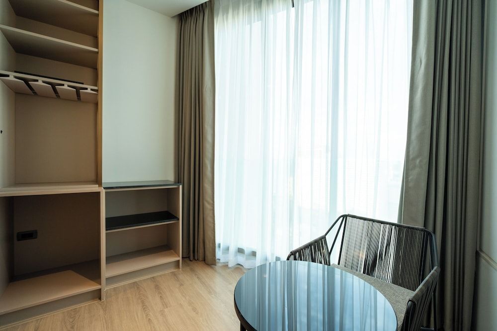 Edge Central Pattaya by Prop Hopper Premium Deluxe King Room 18