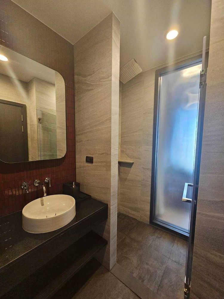 Edge Central Pattaya by Prop Hopper Deluxe King Room 19