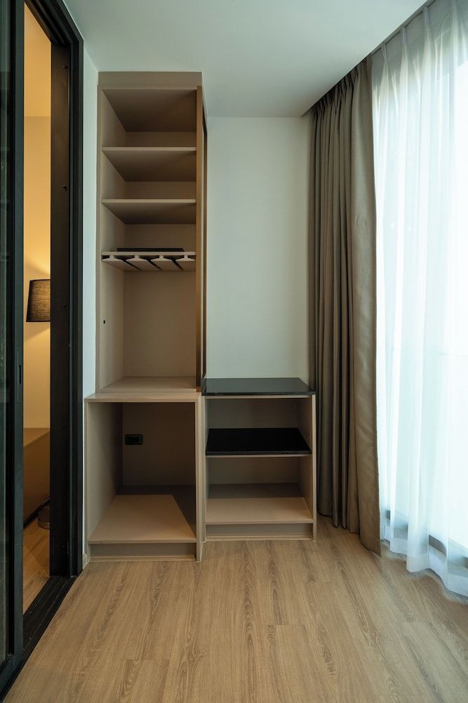 Edge Central Pattaya by Prop Hopper Premium Deluxe King Room 14