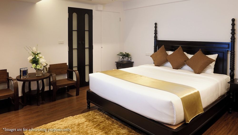 Suite, Canal View