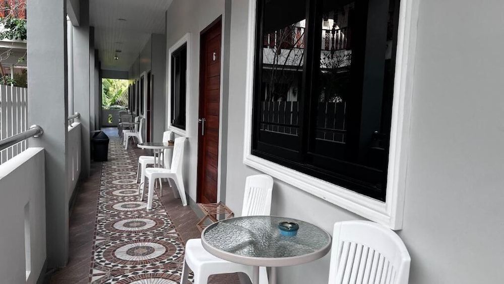 M&N Guesthouse Kata Double Room 9