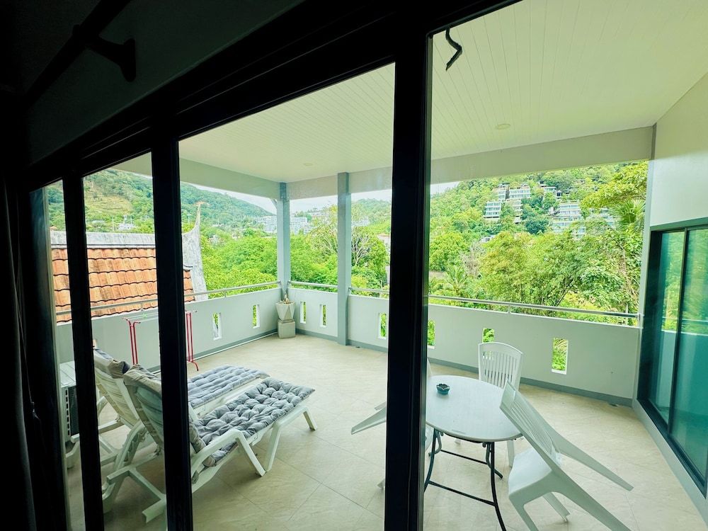 M&N Guesthouse Kata Family Penthouse, Mountain View 18