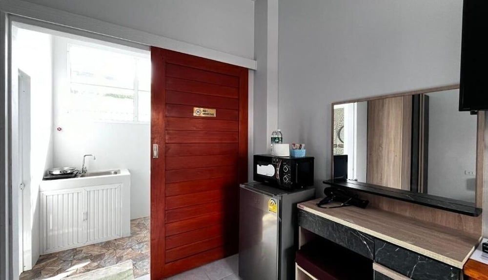 M&N Guesthouse Kata Double Room 3