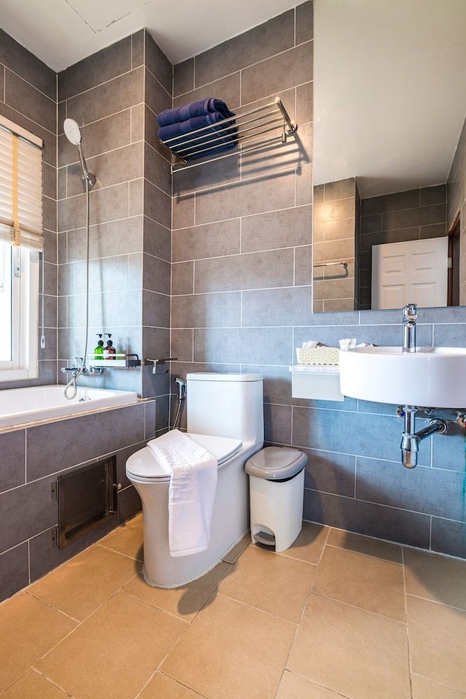 Meet Holiday International Hotel Family Suite, 2 Bedrooms 8