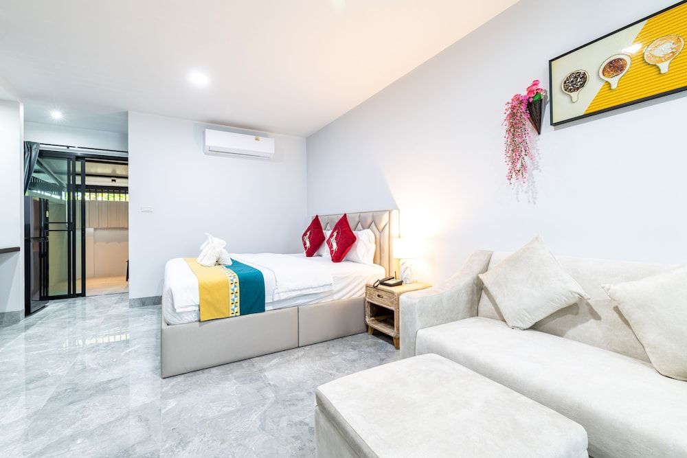 Phuket Leisure Time Hotel Family Suite, Kitchenette, Garden View 3