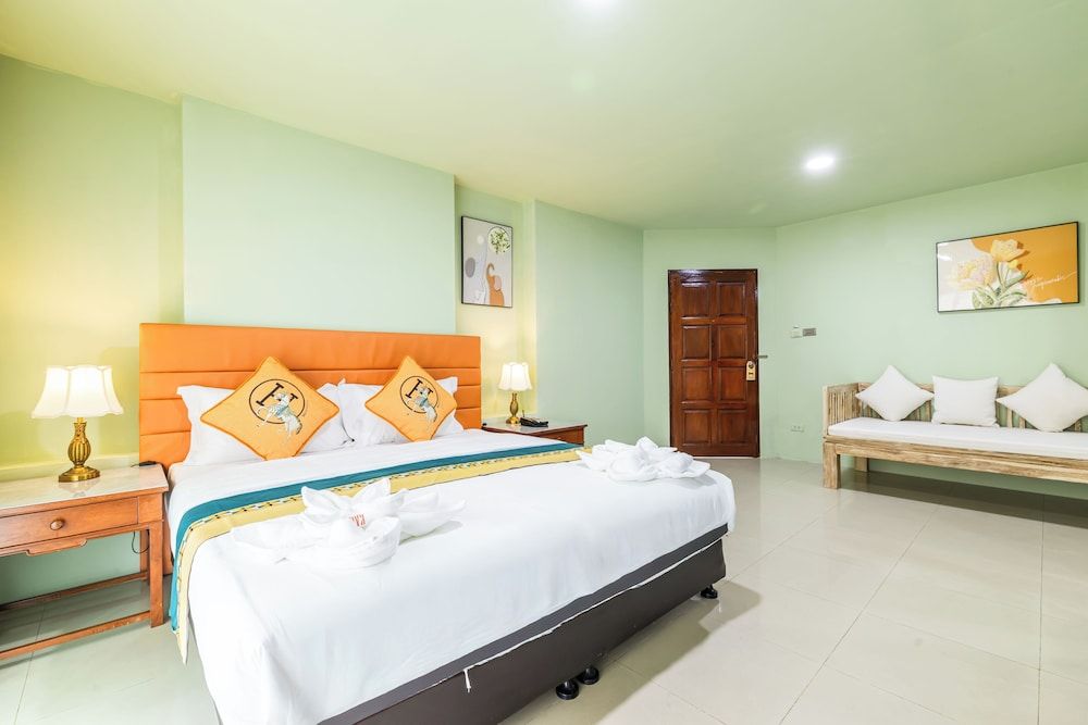 Classic Double Room, 1 King Bed, Garden View