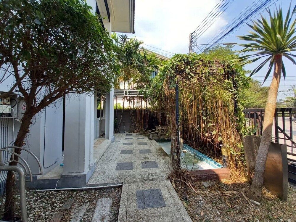 Spacious Entire House With Shared Fitness Room and Shared Indoor Pool in Club House, 3 Bedrooms, Accessible, Smoking 15