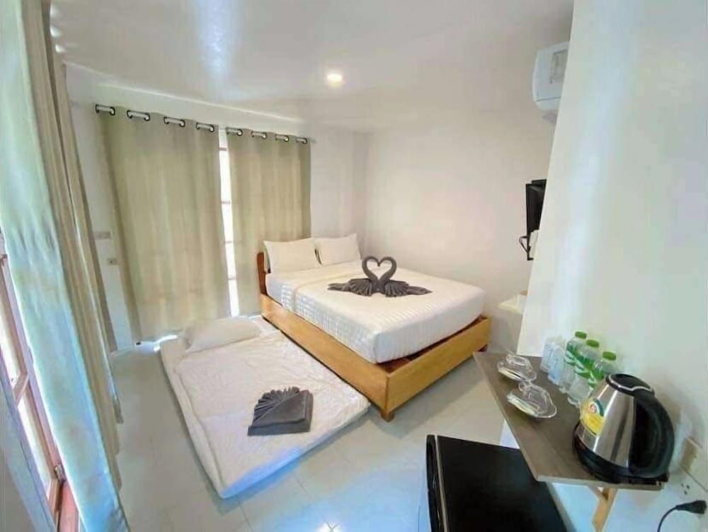 White house bailan resort Standard Double Room, Balcony, Courtyard View 4