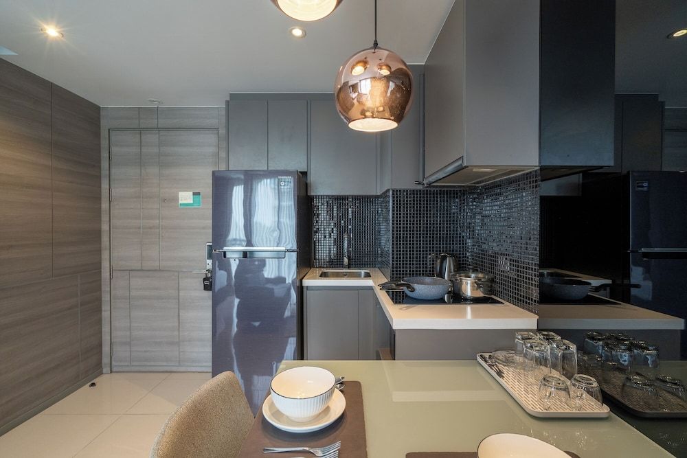 Seaphere residence by Prop Hopper Deluxe King Room 8