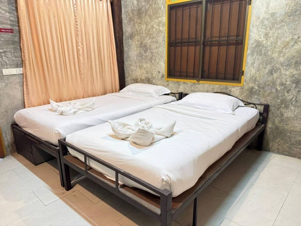 Standard Twin Room, Shared Bathroom