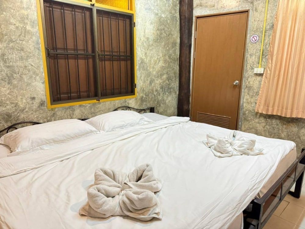 Standard Double Room, Shared Bathroom