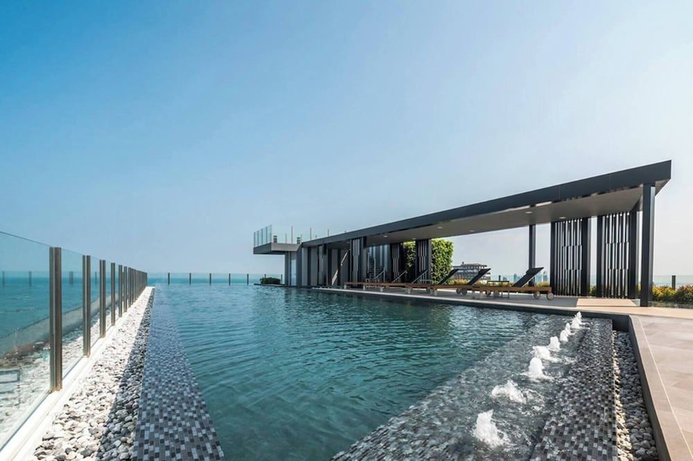 Great Location, Walk To The Beach and Best Pool Apartment, 1 Bedroom, Accessible, Smoking 21