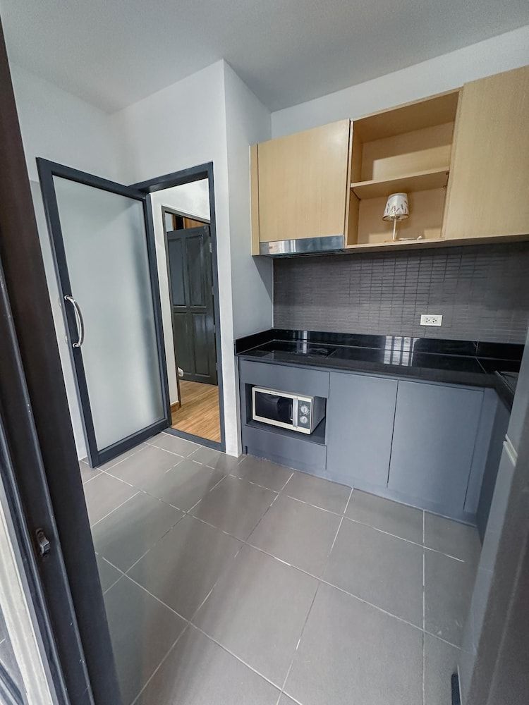 Beachside Bliss 2- Bed HM612 Apartment, Balcony, Mountain View 5