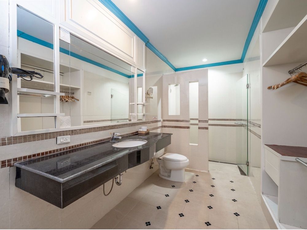 Nature Beach Resort Krabi Deluxe Twin Bed with Pool Access 7