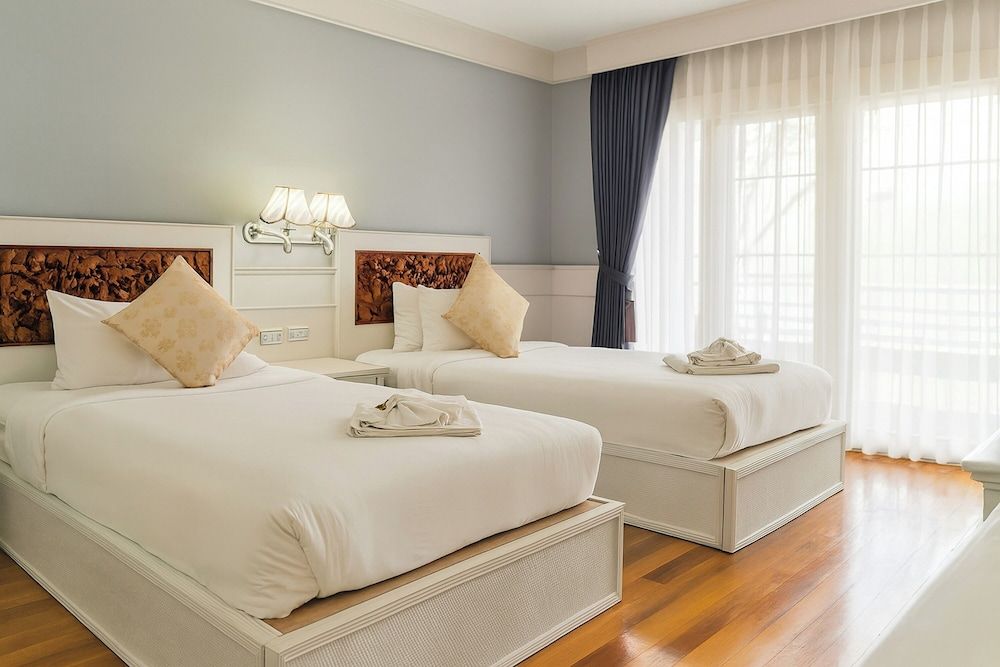 River Breeze Chiangsaen Superior Twin Room with River View 3