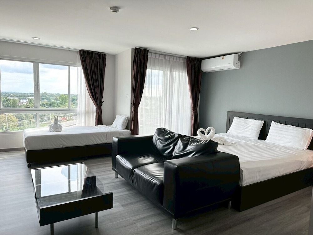 Golden Good Hill Chiang Mai Corner Family Room 4