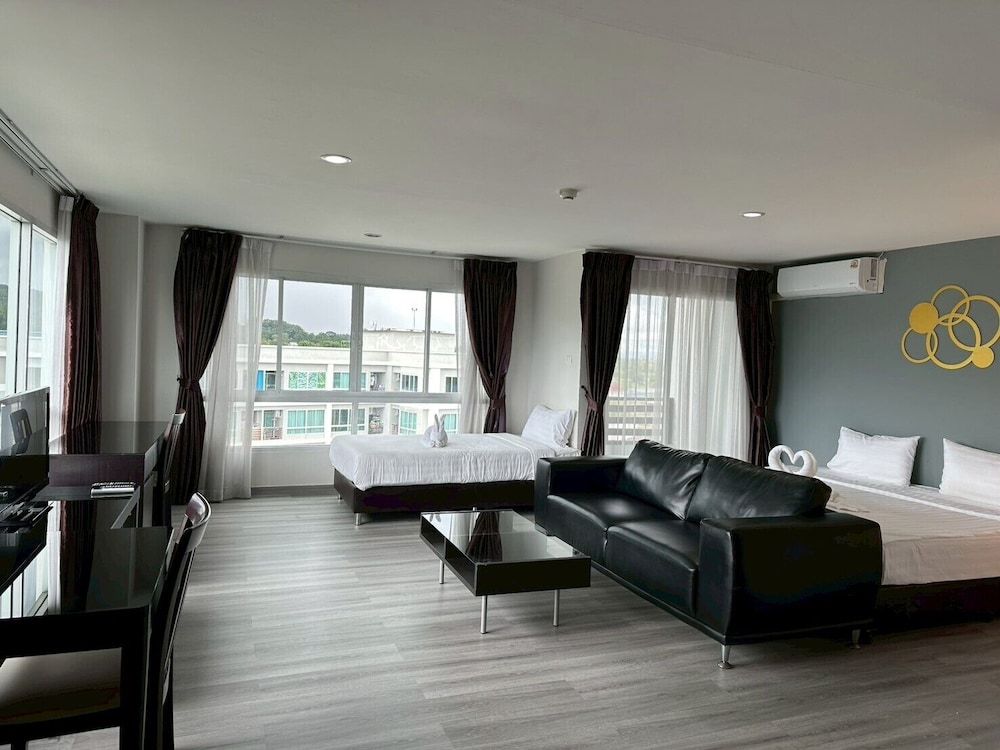 Golden Good Hill Chiang Mai Corner Family Room 5