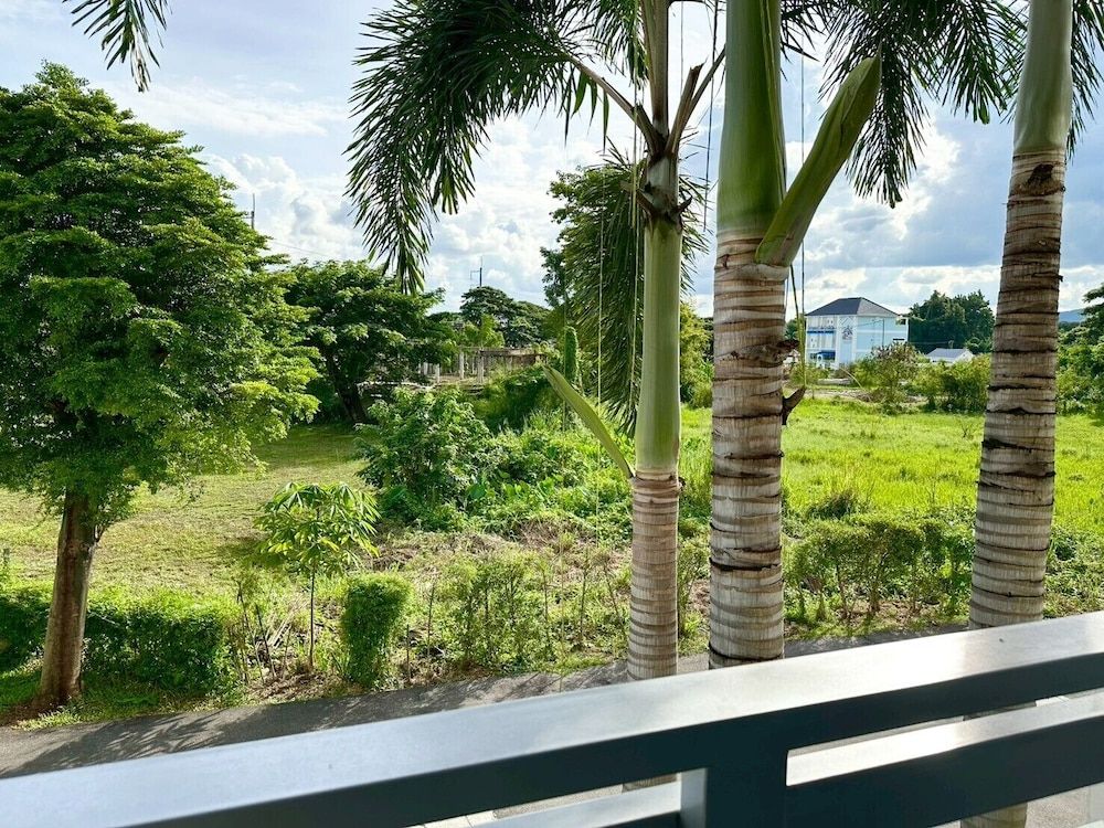 Golden Good Hill Chiang Mai Deluxe Double Room 9