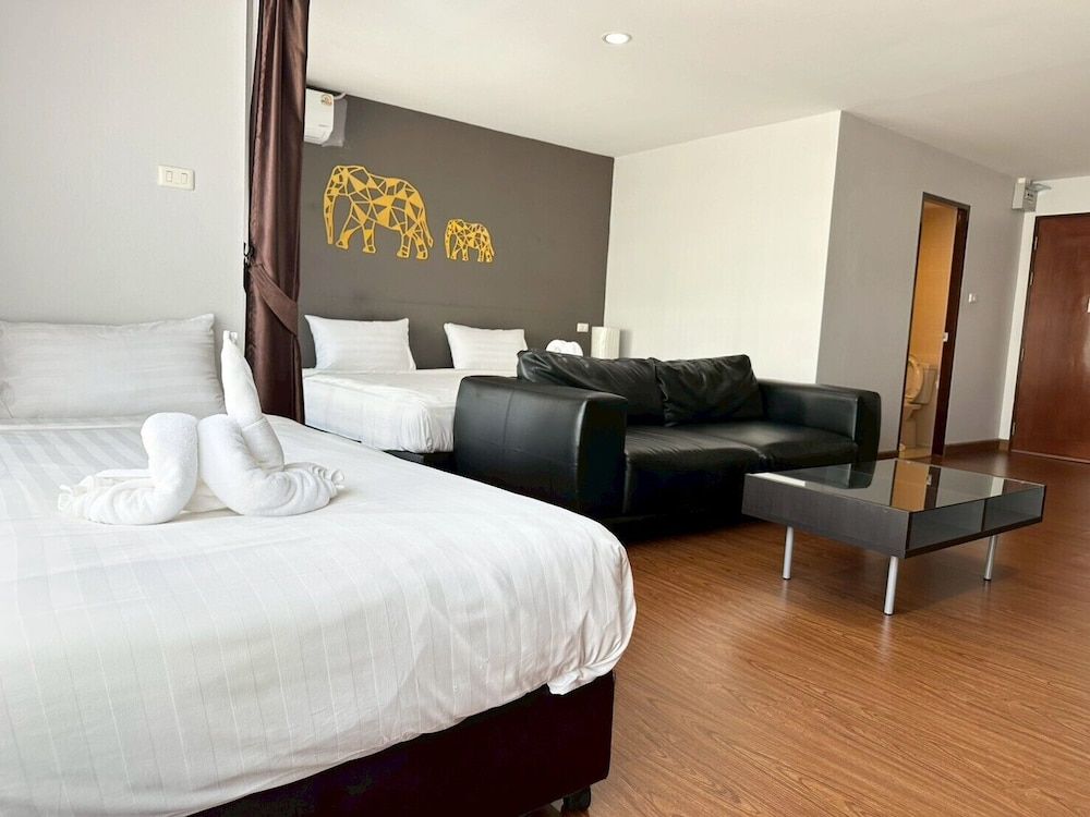 Golden Good Hill Chiang Mai Family Room 7