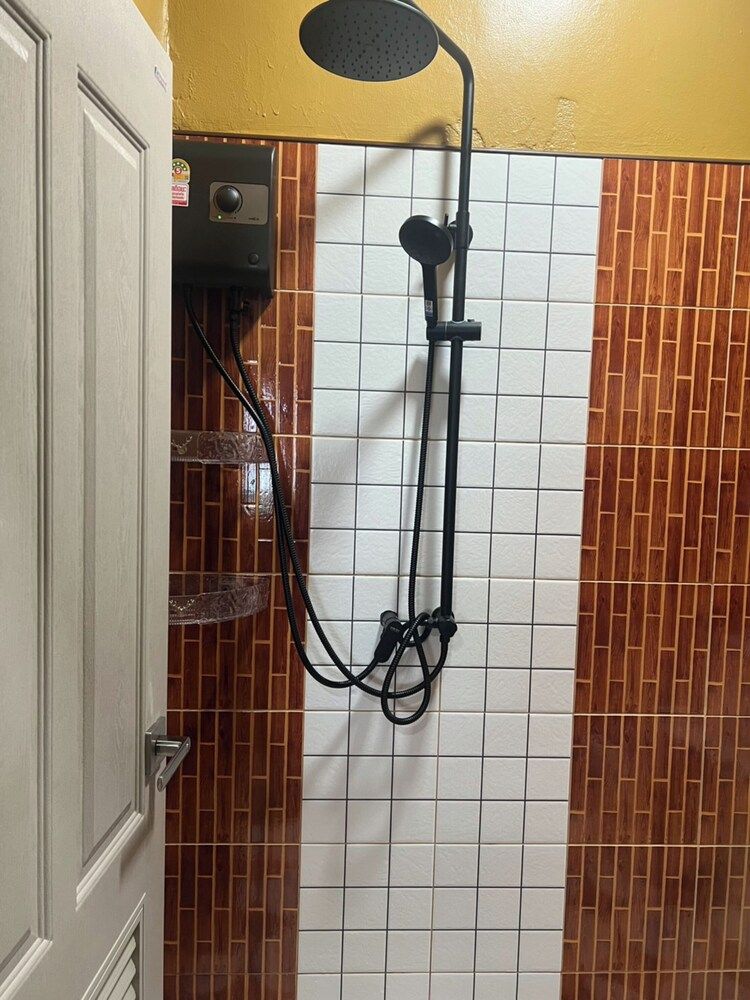 The View Hostel Private Room with Sea View 8