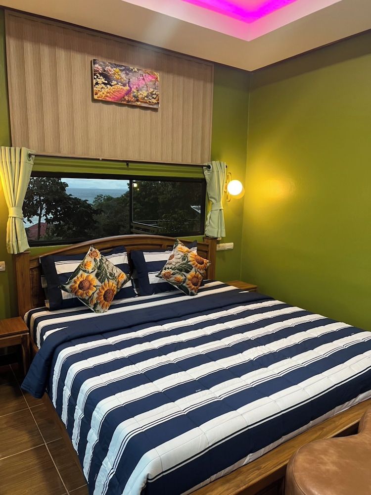 The View Hostel Private Room Balcony with Sea View 2