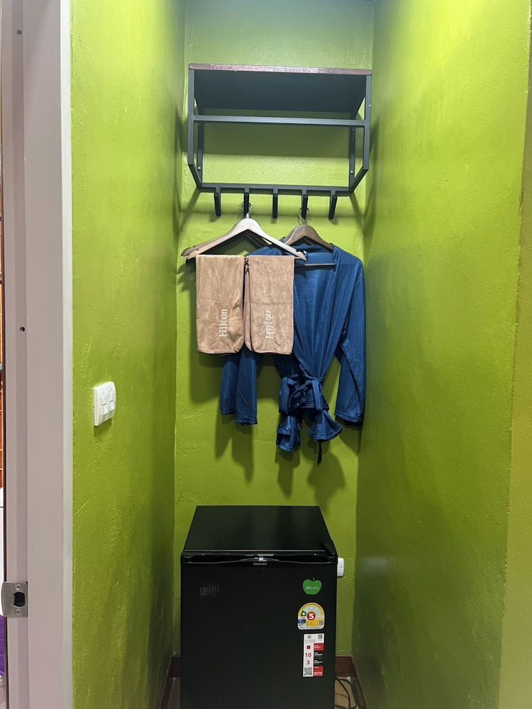 The View Hostel Private Room with Sea View 5