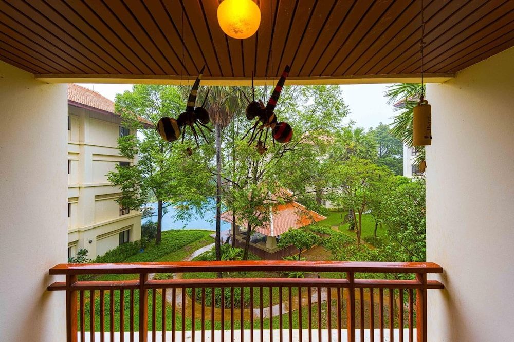 4 Bed Beachfront Condo SP43 Condo, 4 Bedrooms, Non Smoking, Garden View 24