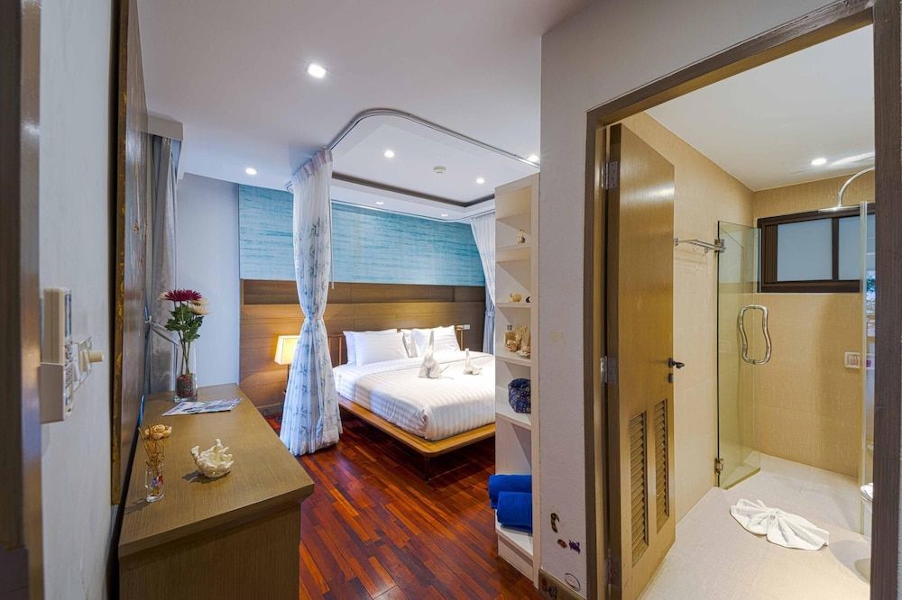 4 Bed Beachfront Condo SP43 Condo, 4 Bedrooms, Non Smoking, Garden View 7