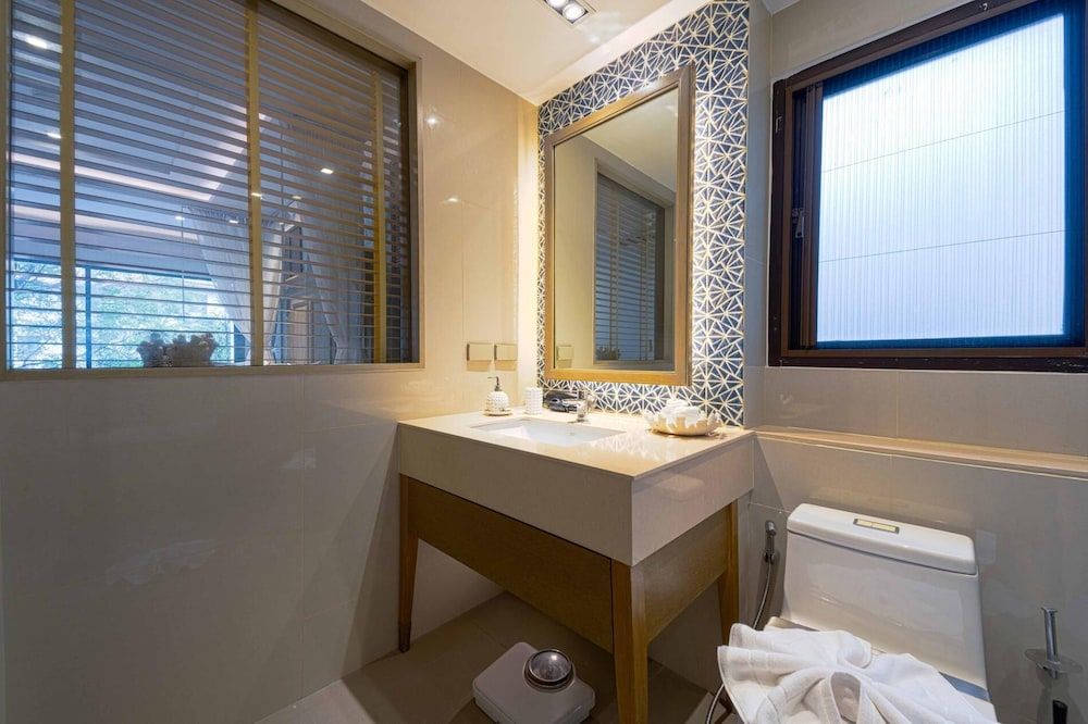 4 Bed Beachfront Condo SP43 Condo, 4 Bedrooms, Non Smoking, Garden View 31