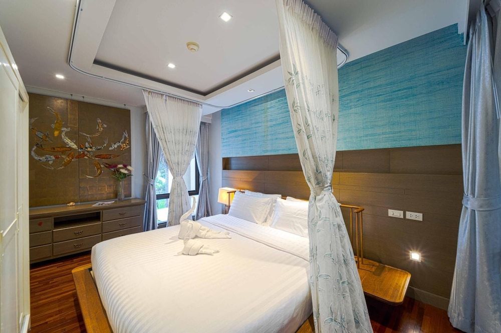 4 Bed Beachfront Condo SP43 Condo, 4 Bedrooms, Non Smoking, Garden View 3