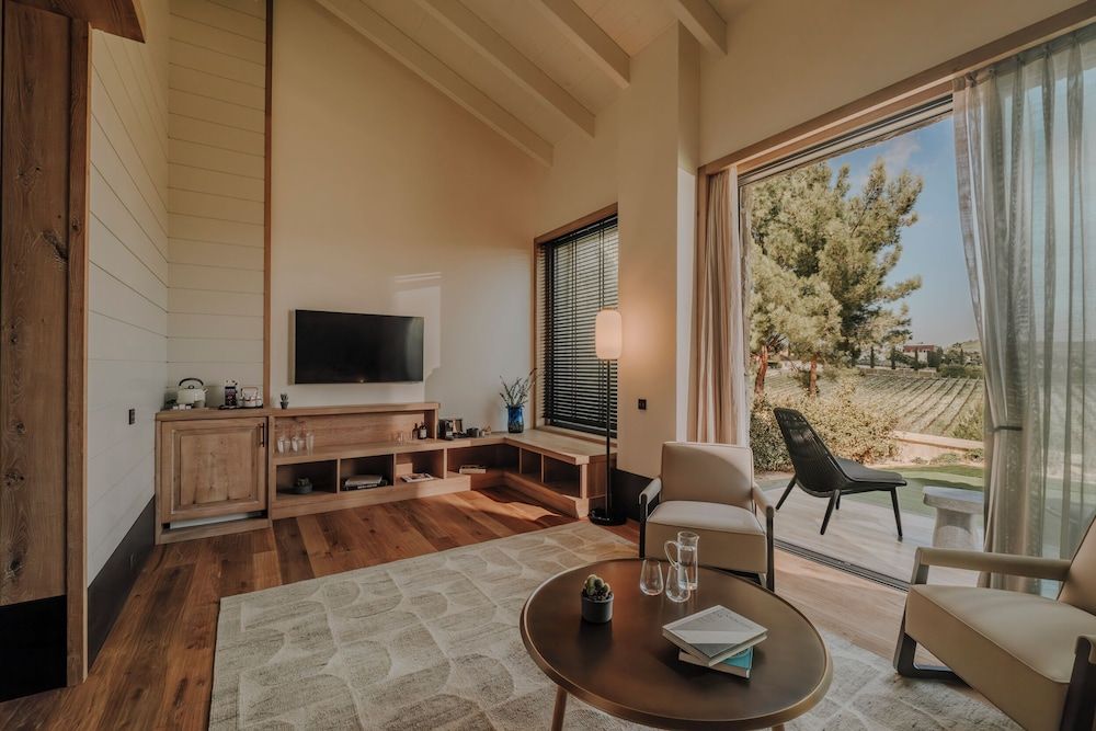 KeyUrla Vineyard Villa 4