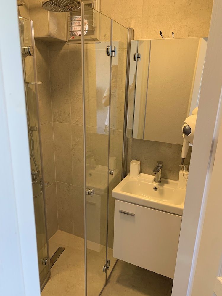 Loris Rooms Classic Double Room, Patio, Garden View 8