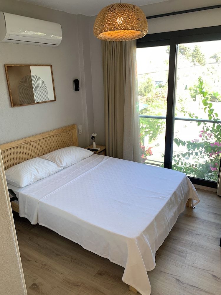 Loris Rooms Classic Double Room, Patio, Garden View 5